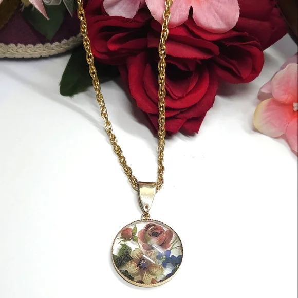 Vintage Hand Painted Red & Yellow Flower Glass Pendant Necklace Gold Tone - Picture 1 of 10